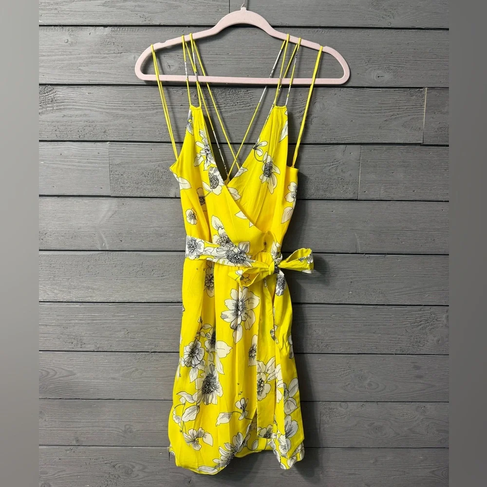 NWT Alice + Olivia Susana Yellow Floral Wrap Mini Dress Begonia Citrus Sz 10 - Picture 4 of 15